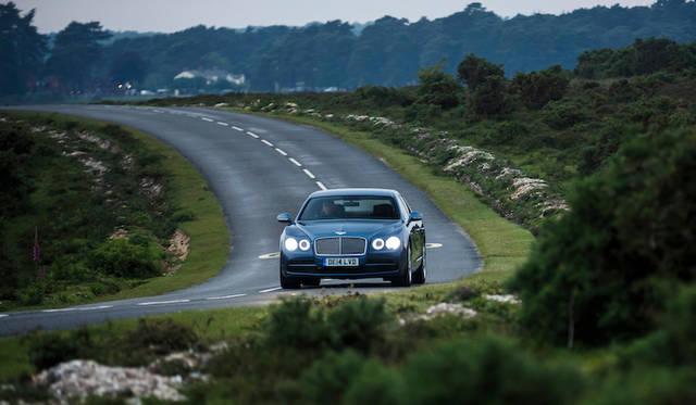 Bentley Flying Spur V8|ベントレー フライングスパー V8