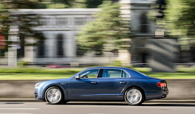 Bentley Flying Spur V8|ベントレー フライングスパー V8