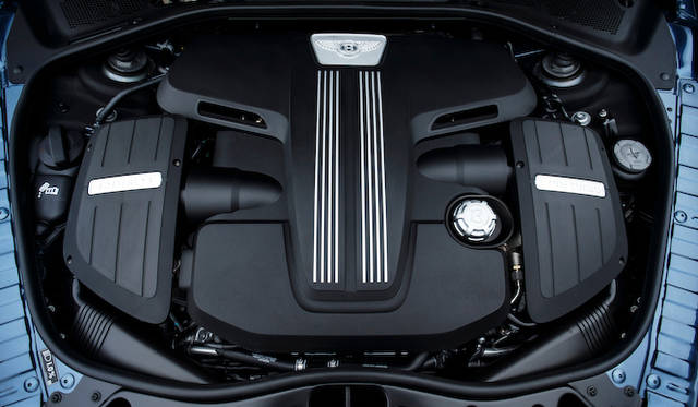 Bentley Flying Spur V8|ベントレー フライングスパー V8 4.0リッター V型8気筒 ツインターボは、最高出力373kW(507ps)/6,000rpm、最大トルク660Nm/1,750rpmを発揮