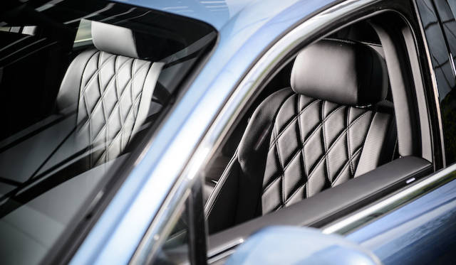 Bentley Flying Spur V8|ベントレー フライングスパー V8