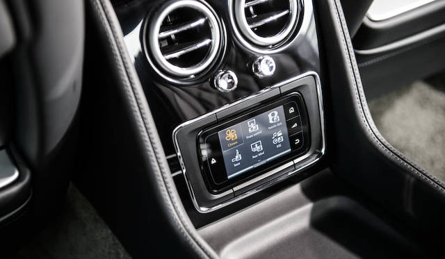 Bentley Flying Spur V8|ベントレー フライングスパー V8