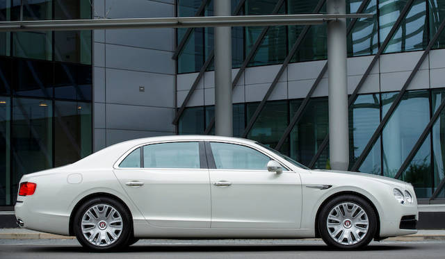 Bentley Flying Spur V8|ベントレー フライングスパー V8