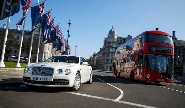 Bentley Flying Spur V8|ベントレー フライングスパー V8