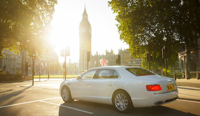Bentley Flying Spur V8|ベントレー フライングスパー V8