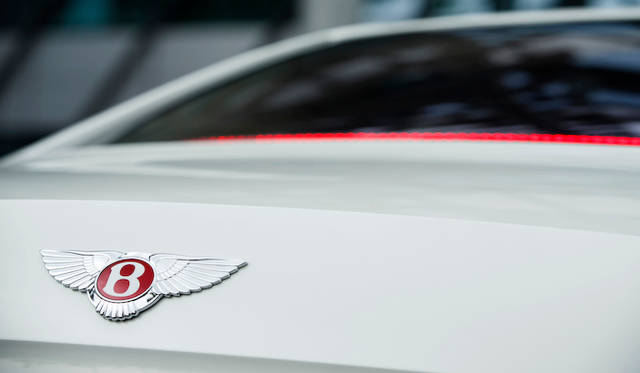 Bentley Flying Spur V8|ベントレー フライングスパー V8