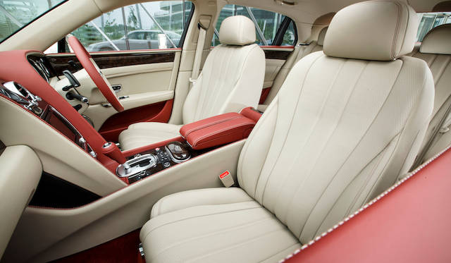 Bentley Flying Spur V8|ベントレー フライングスパー V8