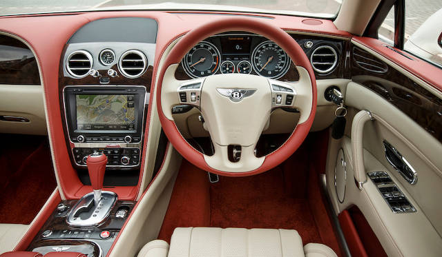 Bentley Flying Spur V8|ベントレー フライングスパー V8