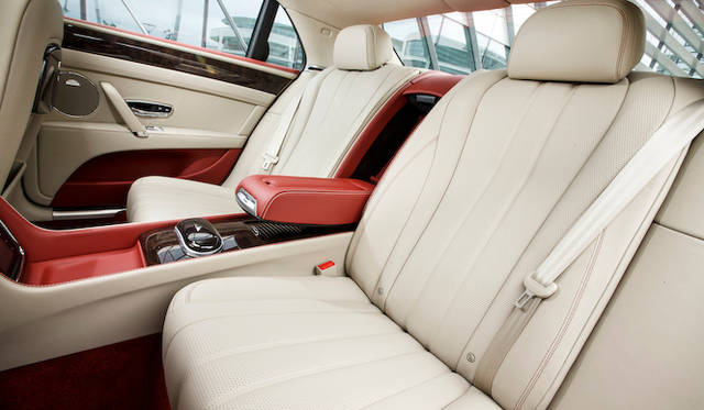 Bentley Flying Spur V8|ベントレー フライングスパー V8