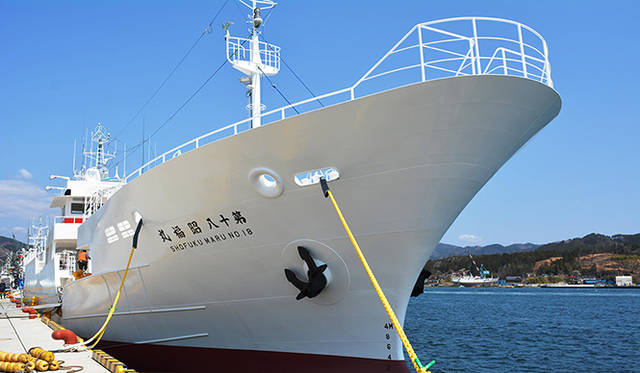 純白がまぶしい「大十八昭福丸」。コストは増すがあえて地元・気仙沼の造船会社に依頼。最新設備の快適性と安全性を持つ