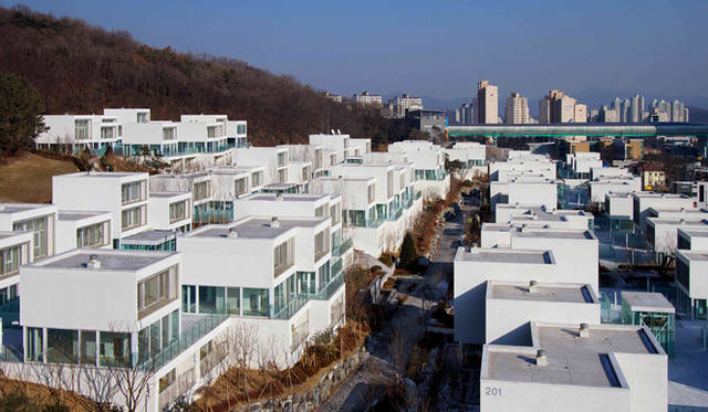 パンギョ・ハウジング（2010）　Photo: Koichi Satake