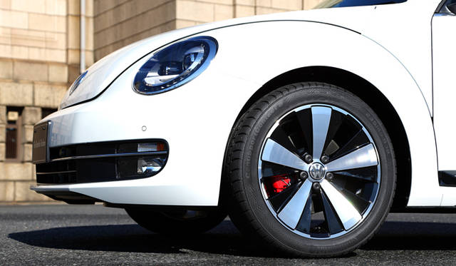 標準モデルより1インチ大型化された18インチホイールが、ターボモデルであることを強調する