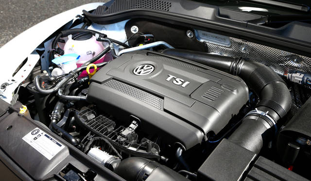 搭載されるエンジンは、1,984ccの直列4気筒 直噴DOHC ターボ。最高出力155 kW（211 ps）、最大トルク280Nm（28.6 kgm）と、軽々とクルマを走らせるパワーを持つ