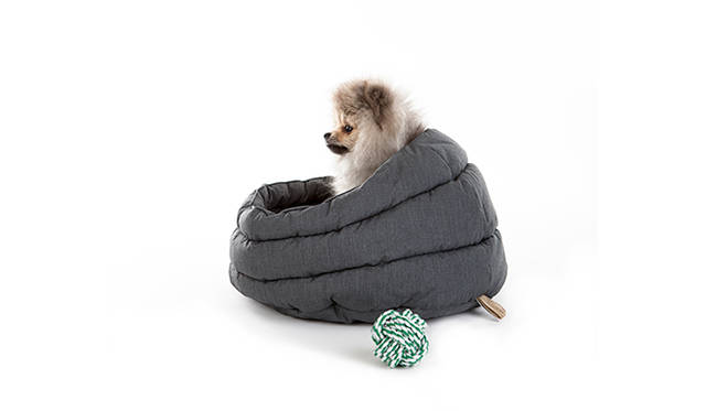 イグルードッグベッド（グレー） 3万8000円（税抜）
