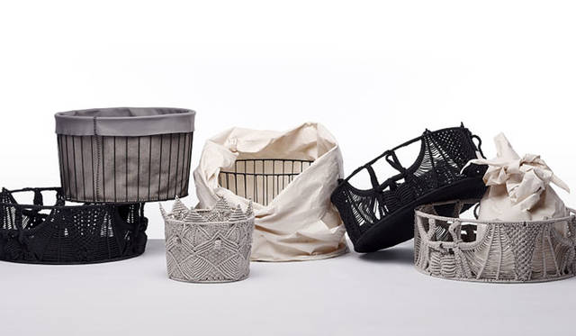 肌触りの良いリネンやニットで作られたクッションやスロー、ベッドカバーなどもあり