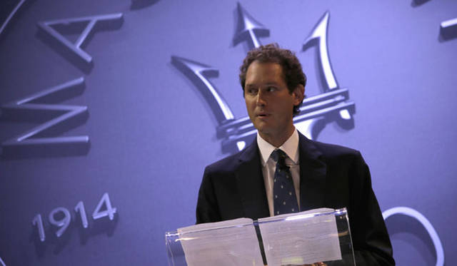 ガラディナーでスピーチするフィアットのヤキ・エルカン会長