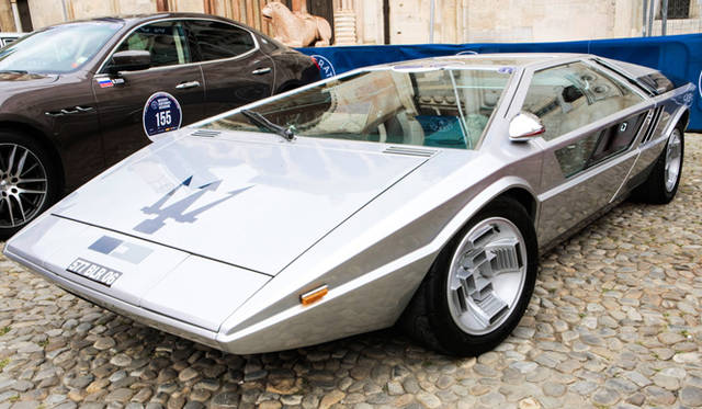 1971年に発表されたコンセプトモデルの「ブーメラン」。ベースはボーラで、エンジンは4.7リッターV8を搭載する