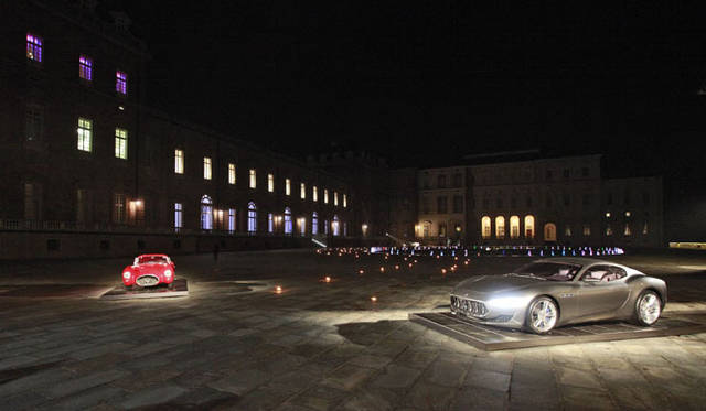 サボイアの宮殿（トリノ）に展示される現代のプロトタイプ、マセラティ「アルフィエリ」