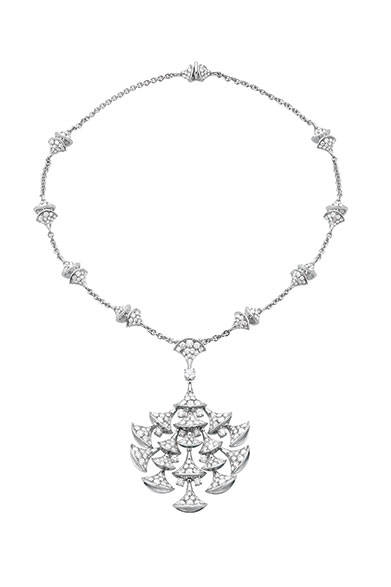 パヴェダイヤモンドを使用した18Kホワイトゴールドのネックレス