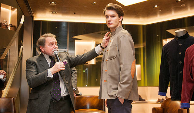 ベルルッティ銀座ブティックでおこなわれたトークベント。グランベール氏による「フォレスティエール」ジャケットへの解説