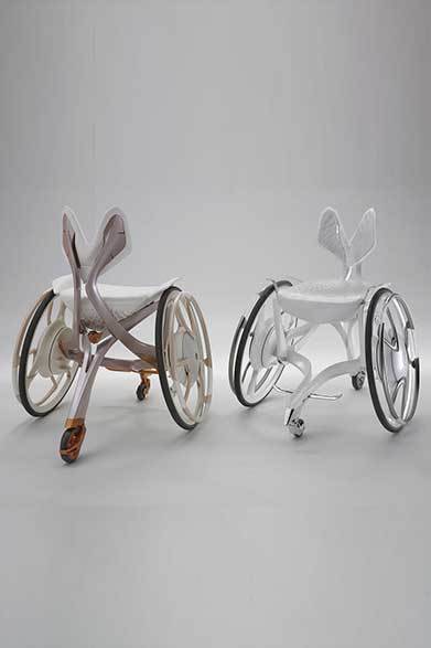 タウルス（左）と02GEN