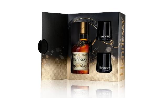 ヘネシー V.S ギフトセット(グラス付き)、4000円（税抜） 