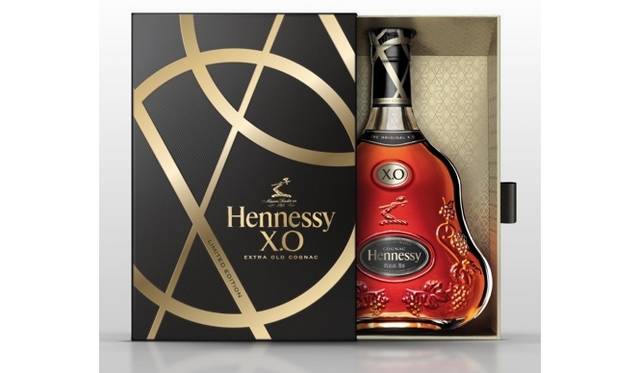 ヘネシーX.O年末限定ギフトボックス、2万100円（税抜） 
