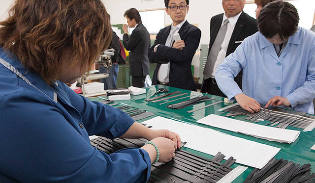 加賀美さんはバッグを「メイド・イン・ジャパンの誇りになるようなものにしたかった」と語る