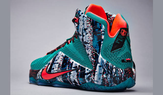 「LEBRON 12 アクロン バーチ」26-29、30、31、32cm／2万5920円