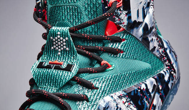 「LEBRON 12 アクロン バーチ」26-29、30、31、32cm／2万5920円