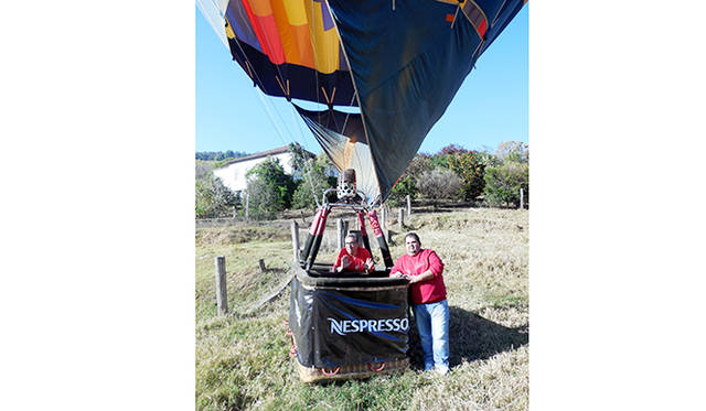 トラックが迎えに来れる場所なら、どこに着陸してもOKというおおらかさ