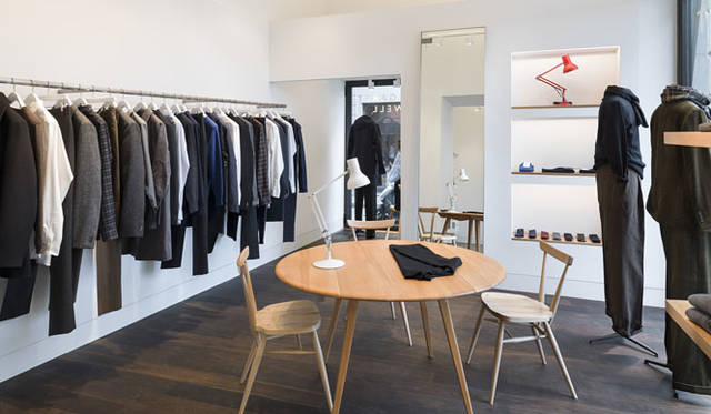 「MARGARET HOWELL FLORENCE （マーガレット・ハウエル フィレンツェ）」<br />ウィメンズとメンズのクロージングラインを展開するほか、ホームプロダクト、復刻版およびヴィンテージの家具を取り扱う