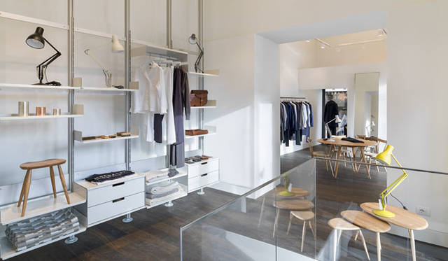 「MARGARET HOWELL FLORENCE （マーガレット・ハウエル フィレンツェ）」<br />インテリアのデザインを担当したのはPentagram Architects（ペンタグラム）のウィリアム・ラッセル氏