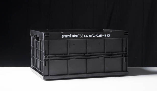 　「WALTHER」は、ドイツで1979年設立以来、輸送用折り畳みプラスチックコンテナのデザイン開発と製造を通じ、世界の産業を支えているブランド。シンプルで飽きのこないデザインであると同時に、頑丈で機能性に富んだ設計で、細やかなパーツへのこだわりも特徴。GENERAL VIEW Foldbox black 40L（40リットル / 耐荷重40kg、蓋なしタイプ）7560円