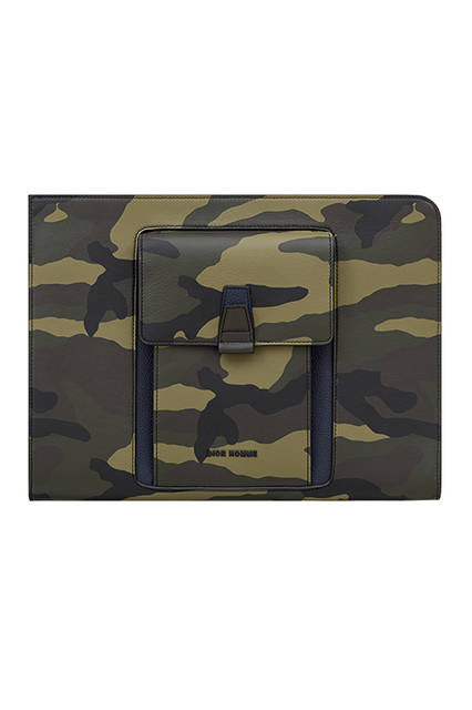 クラッチバッグ<br />価格｜28万円（税抜）