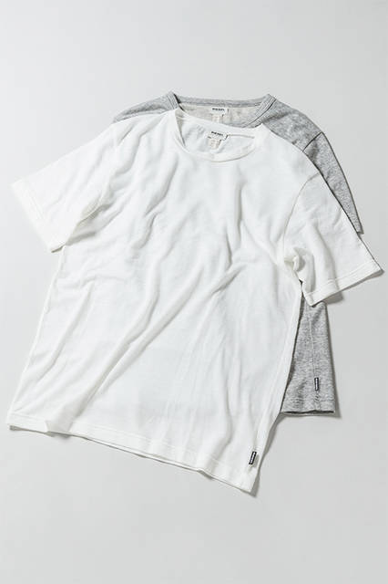 Tシャツ｜各8800円（税抜）