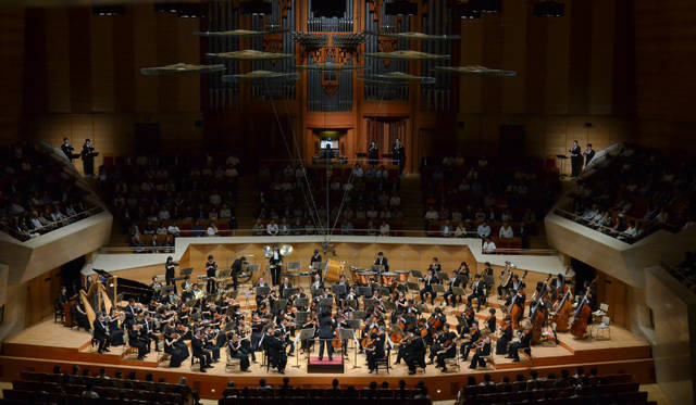 東京フィルハーモニー交響楽団（2013年5月 サントリー定期：バッティストーニ ）<br>Photograph by MIYOSHI Eisuke三好英輔