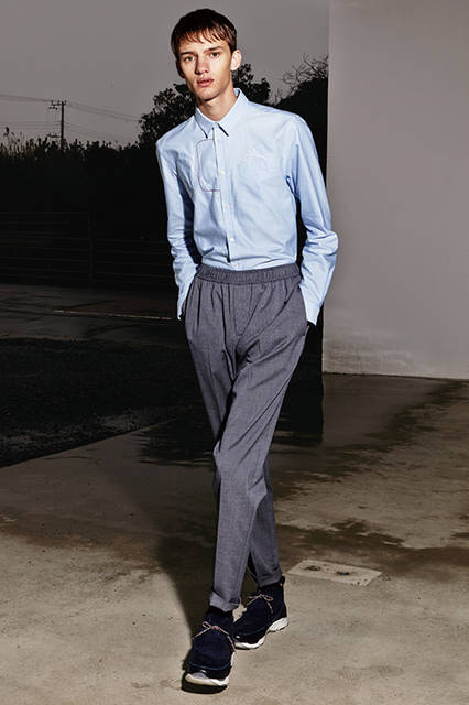 オプアートのモチーフをステッチや刺しゅうで凝らしたシャツは、パターンも進化しており、改良された着心地も魅力。パンツは昨年も人気を集めたシアサッカー地のウエストリブパンツで、足元はハイキングに着想を得たハイブリッドな一足。<br><br>シャツ2万9160円(阪急メンズ限定)　※2月中旬入荷予定、パンツ3万6720円、シューズ8万2,080円　※いずれも2月下旬入荷予定／カルヴェン〈阪急メンズ大阪2階『ガラージュ D.エディット』〉〈阪急メンズ東京4階〉