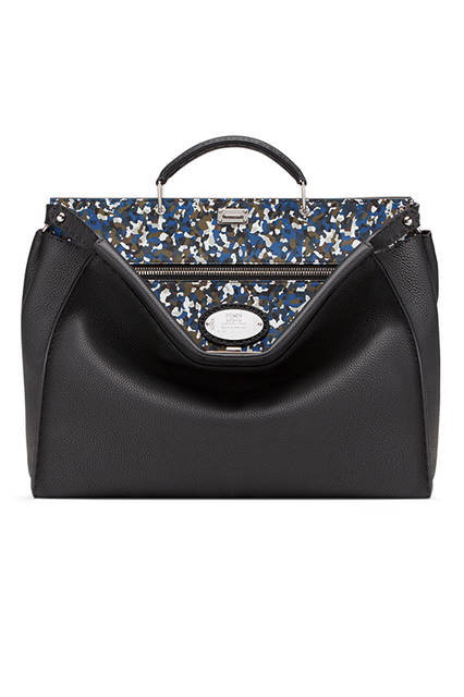 <strong>注目度大な新作アイテムが集合</strong><br><br>2016年春夏コレクションより、御影石をモチーフにしたグラニット柄やシルバーのメタルステッチを施した新作アイテムを中心に取り揃えた、ポップアップイベントを開催。「フェンディ」のクラフツマンシップにより生み出される遊び心満載のバッグや革小物が揃う。<br><br>期間／2月3日(水)〜14日(日)　場所／阪急メンズ東京1階 イベントスペース　<br>期間／2月17日(水)〜23日(火)　場所／阪急メンズ大阪1階 特設スペース<br><br>バッグ66万2040円／フェンディ<br><br>