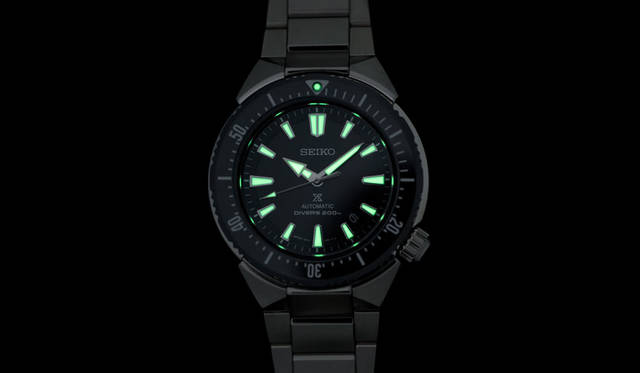 <strong>プロスペックス ダイバースキューバ トランスオーシャン</strong><br />SBDC039<br />ケース｜ステンレススチール（ベゼル部:セラミックス）<br />直径｜45mm<br />厚さ｜13.8mm<br />ムーブメント｜自動巻き（Cal.６R15）<br />防水｜200m空気潜水用<br />ブレスレット｜ステンレススチール<br />発売日｜1月29日<br />価格｜14万400円