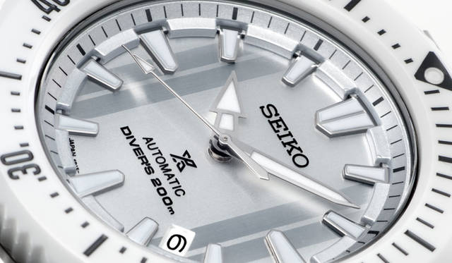 <strong>プロスペックス ダイバースキューバ トランスオーシャン<br />ゼロハリバートンコラボレーション限定モデル </strong><br />SBDC043<br />ケース｜ステンレススチール（ベゼル部:セラミックス）<br />直径｜45mm<br />厚さ｜13.8mm<br />ムーブメント｜自動巻き（Cal.６R15）<br />防水｜200m空気潜水用<br />ブレスレット｜ステンレススチール<br />発売日｜1月29日<br />限定数｜500本<br />価格｜15万1200円