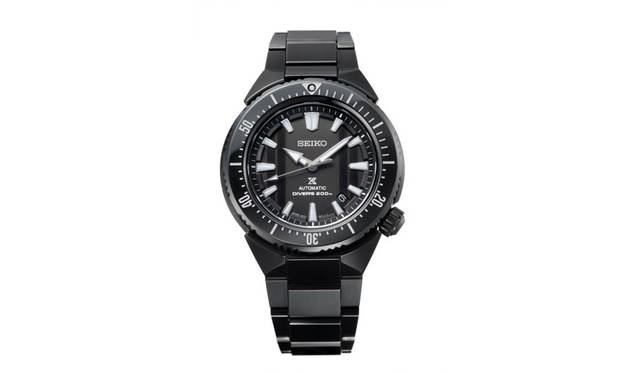 <strong>プロスペックス ダイバースキューバ トランスオーシャン<br />ゼロハリバートンコラボレーション限定モデル </strong><br />SBDC045<br />ケース｜ステンレススチール（ベゼル部:セラミックス）<br />直径｜45mm<br />厚さ｜13.8mm<br />ムーブメント｜自動巻き（Cal.６R15）<br />防水｜200m空気潜水用<br />ブレスレット｜ステンレススチール<br />発売日｜1月29日<br />限定数｜500本<br />価格｜15万1200円