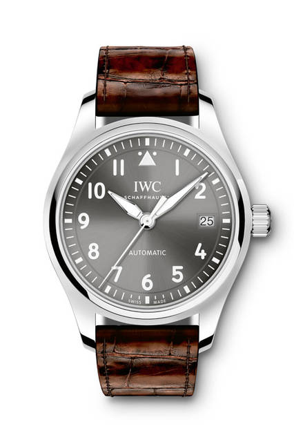 4-IW324001 <strong>パイロット・ウォッチ・オートマティック 36</strong><br />ケース|ステンレススチール<br />直径|36mm<br />厚さ|10.6mm<br />ムーブメント|自動巻き(Cal.35111)<br />機能|日付表示<br />防水|6気圧<br />ストラップ|サントーニ社製カーフ<br />発売時期|2016年6月予定<br />価格|51万5000円