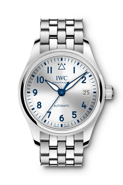 8-IW324004 <strong>パイロット・ウォッチ・オートマティック 36</strong><br />ケース|ステンレススチール<br />直径|36mm<br />厚さ|10.6mm<br />ムーブメント|自動巻き(Cal.35111)<br />機能|日付表示<br />防水|6気圧<br />ブレスレット|ステンレススチール<br />発売時期|2016年6月予定<br />価格|63万円