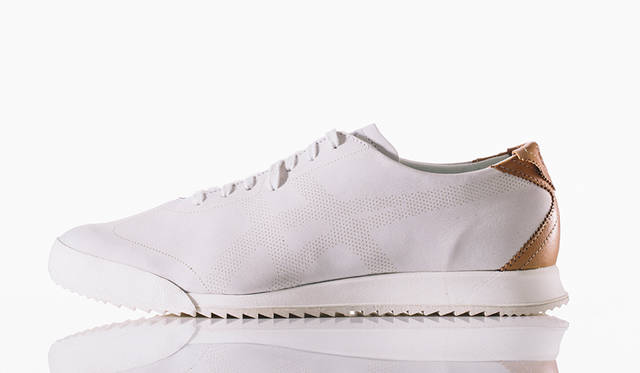 MEXICO 66 SAECULI（メキシコ 66 セークリー）<br/>スライトホワイト×オフホワイト<br/>価格｜1万2000円（税抜）