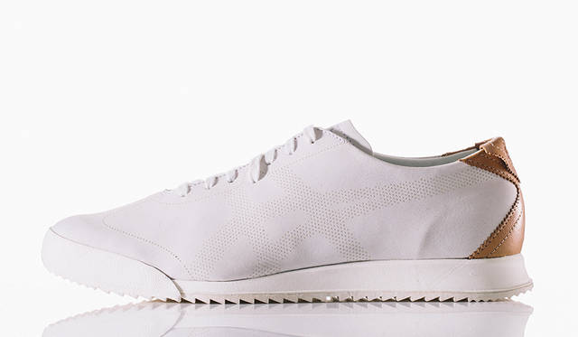 MEXICO 66 SAECULI（メキシコ 66 セークリー）<br/>スライトホワイト×オフホワイト<br/>価格｜1万2000円　※税抜価格