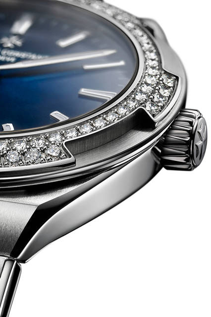 <strong>オーヴァーシーズ・スモールモデル</strong><br />ケース｜ステンレススチール、ベゼルに84個のダイヤモンドをセット<br />直径｜37mm<br />厚さ｜10.8mm<br />ムーブメント│自動巻き（Cal.5300）<br />機能｜日付表示<br />防水│15気圧<br />ストラップ│ステンレススチール（ラバーストラップとアリゲーターストラップ付属）<br />発売時期│2016年6月予定<br />価格│310万円