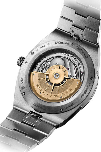 <strong>オーヴァーシーズ・エクストラフラット・パーペチュアルカレンダー</strong><br />ケース｜18Kホワイトゴールド<br />直径｜41.5mm<br />厚さ｜8.1mm<br />ムーブメント│自動巻き（Cal.1120QP）<br />機能｜パーペチュアルカレンダー（日付表示、曜日表示、月表示、閏年表示）、ムーンフェイズ<br />防水│5気圧<br />ブレスレット│18Kホワイトゴールド（ラバーストラップとアリゲーターストラップ付属、各ストラップには、18Kホワイトゴールド製のクラスプ装備）<br />発売時期│2016年6月予定<br />予価│1132万5000円<br />＊ブティック限定モデル