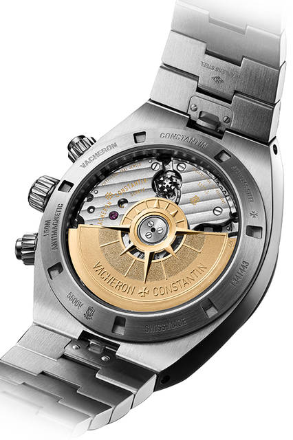 <strong>オーヴァーシーズ・クロノグラフ</strong><br />ケース｜ステンレススチール<br />直径｜42.5mm<br />厚さ｜13.7mm<br />ムーブメント│自動巻き（Cal.5200）<br />機能｜クロノグラフ（12時間積算計、30分積算計）、日付表示<br />防水│15気圧<br />ブレスレット│ステンレススチール（ラバーストラップとアリゲーターストラップ付属）<br />発売時期│2016年6月予定<br />価格│360万円