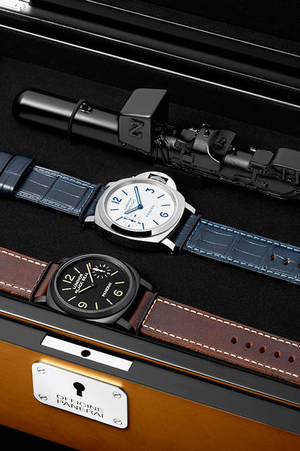 <strong>ルミノール エイトデイズ セット</strong><br />PAM00786<br /><br /><strong>ルミノール ブラックシール レフトハンド<br />エイトデイズ アッチャイオ DLC-44mm</strong>(写真左)<br />ケース｜ステンレススチール（DLC加工）<br />直径｜44mm<br />ムーブメント｜手巻き（Cal.P.5000）<br />ストラップ｜カーフ<br />防水｜30気圧<br />発売時期｜2016年夏予定<br /><br /><strong>ルミノール デイライト<br />エイトデイズ アッチャイオ-44mm</strong>(写真右)<br />ケース｜ステンレススチール<br />直径｜44mm<br />ムーブメント｜手巻き（Cal.P.5000）<br />ストラップ｜アリゲーター<br />防水｜30気圧<br />発売時期｜2016年夏予定