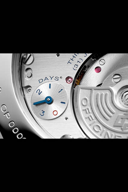 <strong>ラジオミール1940 スリーデイズ GMT<br />オートマティック アッチャイオ-45mm</strong><br />PAM00627<br />ケース｜ステンレススチール<br />直径｜45mm<br />ムーブメント｜自動巻き（Cal.P.4001）<br />機能｜第二時間帯表示、昼夜表示、パワーリザーブ表示（ムーブメント裏蓋側）、ゼロリセット機能、日付表示<br />ストラップ｜カーフ<br />防水｜10気圧<br />発売時期｜2016年夏予定